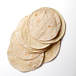 TORTILLA-WRAP (NATURAL) TRIGO 25cm PAQUETE 18und (CAJA 6 PAQUETES)