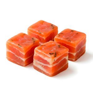 MILHOJITAS DE SALMON, QUESO Y PASAS 8gr/2x2cm BANDEJA 100und (CAJA 4 BANDEJAS)