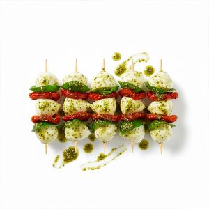 MINI BROCHETA DE TOMATE SECO Y MOZZARELLA  AL PESTO 17gr / 9cm (CAJA 60und)